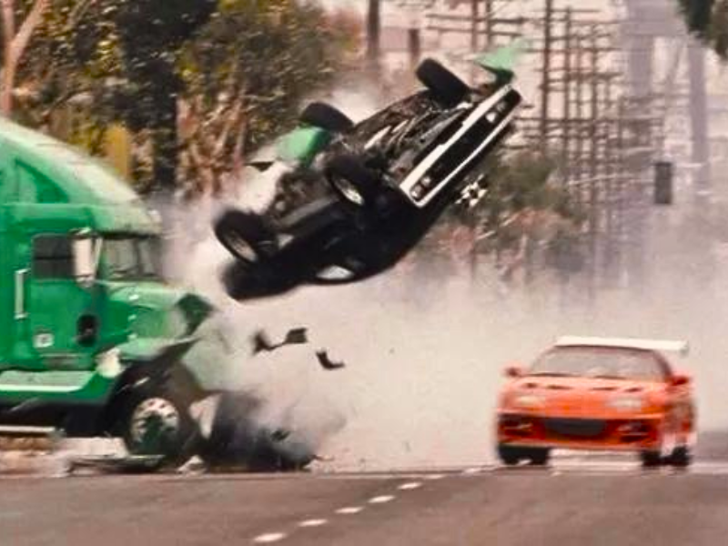 What to Do If a Truck Suddenly Decelerates Ahead and Your Car's Brakes Fail on the Highway? This Could Save Your Life​